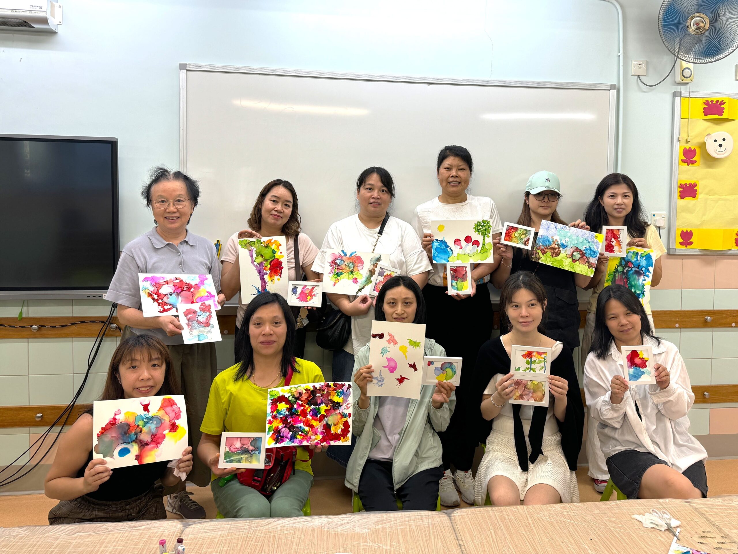 博愛「家．友」計劃—家長藝術工作坊(酒精墨水畫) The Pok Oi Hospital Home & Friend Project—Parent’s Art Workshop (Alcohol Ink Painting) (25-26)