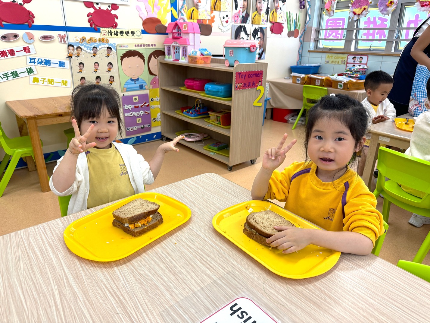 K1 FUNKY FRIDAY—製作三文治 K1 FUNKY FRIDAY — Making Sandwiches (25-26)