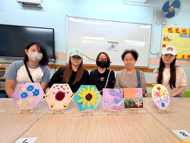博愛「家．友」計劃—家長藝術工作坊(肌理畫) Parents’ Art Workshop (Texture Painting) (25-26)